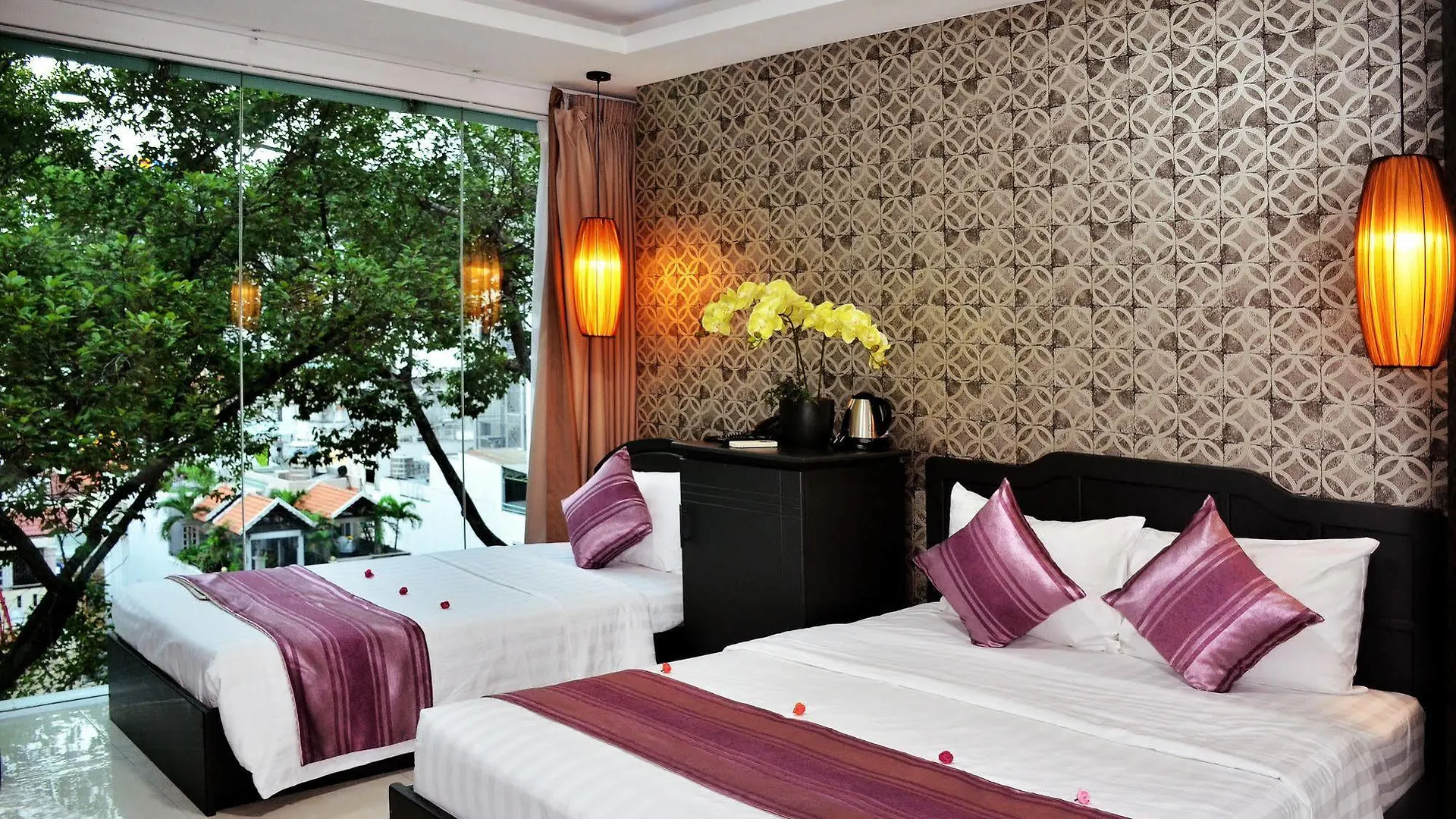 Sense Legend Hotel And Spa Ho Chi Minh City 2*,